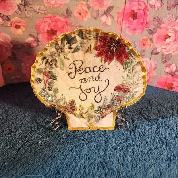 Decoupage Scalloped shells - Picture 1 of 1